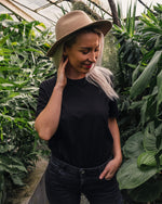 Plant queen Black T-shirt - plantsnobiety